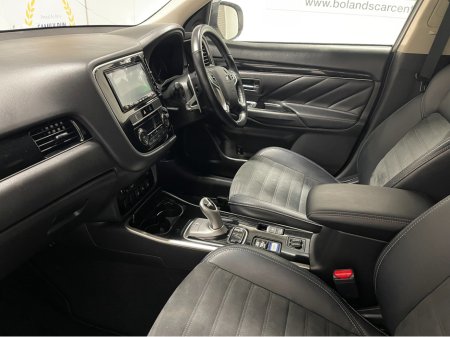 2018 Mitsubishi Outlander (Low Km's) HYBRID 2.4 PHEV AUTOMATIC 5DR MODEL  www.bolandscarcentre.ie €20,900 thumbnail