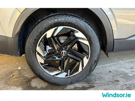 2025 Nissan Qashqai ePOWER QASHQAI SV PREMIUM €40,495 thumbnail