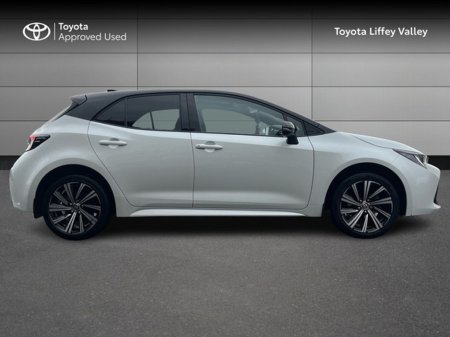 2022 Toyota Corolla COROLLA HYBRID L/SPORT HB €24,950 thumbnail