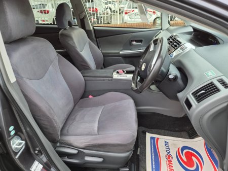 2012 Toyota Prius - thumbnail 15