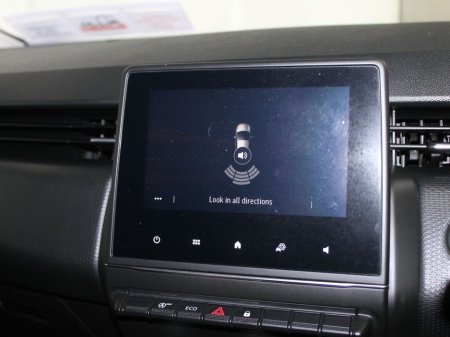 2020 Renault Clio - thumbnail 17