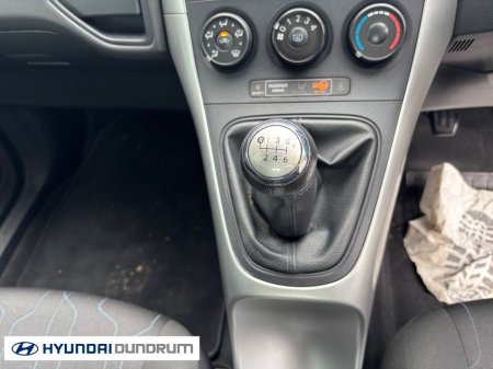 2012 Toyota Auris - thumbnail 7