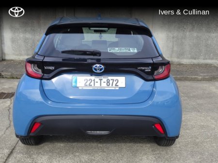 2022 Toyota Yaris HYBRID LUNA 4DR AUTO €21,800