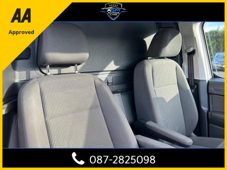 2021 Volkswagen Caddy CARGO BUS TDI 102HP MANUAL 6SPEED FWD 5DR €13,780 thumbnail