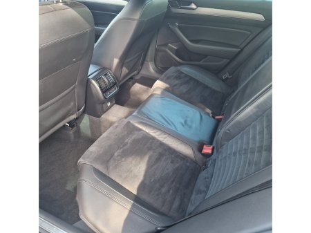 2019 Volkswagen Passat - thumbnail 15