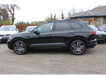 2025 Volkswagen Touareg - thumbnail 30