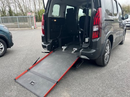 2023 Peugeot Rifter - thumbnail 11