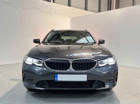 2022 BMW 3 Series - thumbnail 2