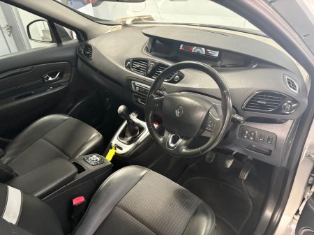 2015 Renault Grand Scenic - thumbnail 3