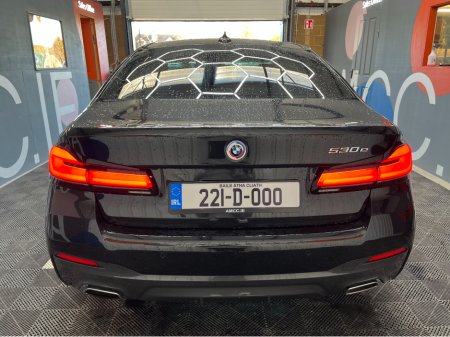 2022 BMW 5 Series 2022 BMW 523E M-SPORT 2.0 AUTOMATIC / CRUISE CONTROL / 360° PARKING CAMERA / PADDLE SHIFTERS / ELECTRIC MEMORY & HEATED SEATS / APPLE CARPLAY / HEATED REAR SEATS thumbnail