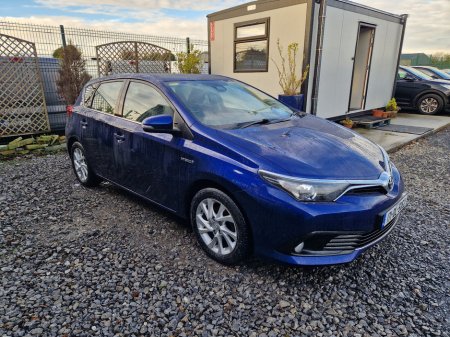 2017 Toyota Auris Hybrid Luna €12,950