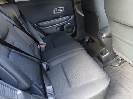 2017 Honda Vezel 1.5 Hybrid Automatic €16,450 thumbnail