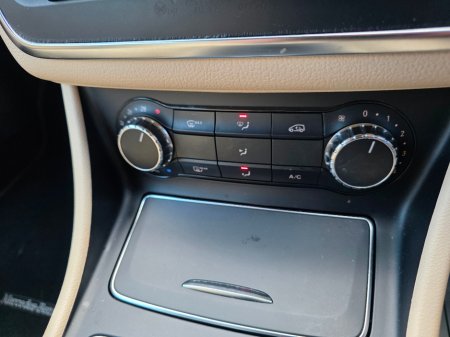 2018 Mercedes-Benz CLA Class 180 Urban 4DR €21,950 thumbnail