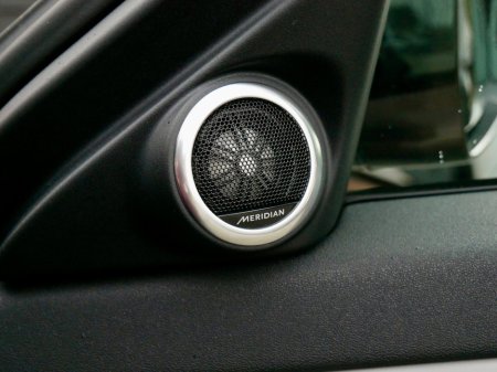 2025 Land Rover Range Rover Evoque 1.5 I3 PHEV 269 PS Dynamic SE €59,950 thumbnail