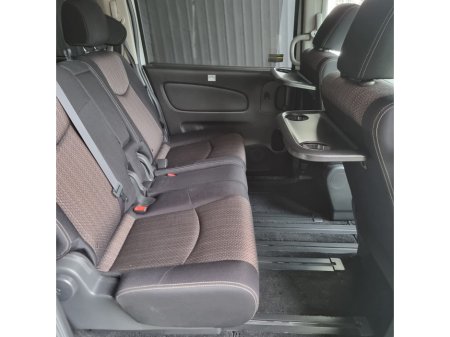 2014 Nissan Serena - thumbnail 16