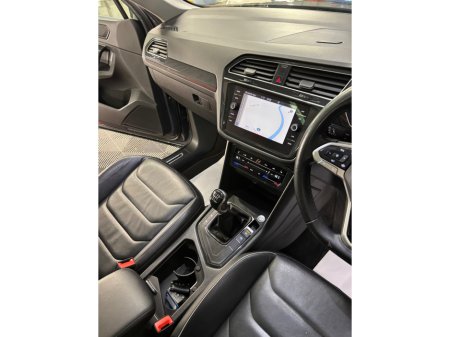 2021 Volkswagen Tiguan 2.0 TDI 150HP Elegance €27,950 thumbnail