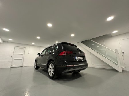 2020 Volkswagen Tiguan HIGHLINE 2.0 TDI MANUAL LOW KMS 150HP VW/AUDI SPECIALISTS WWW.DENISDARCYCARS.IE thumbnail