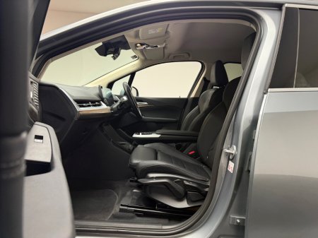 2023 BMW 2 Series - thumbnail 13