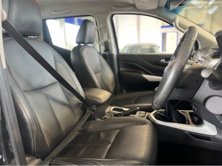 2017 Nissan Navara - thumbnail 15