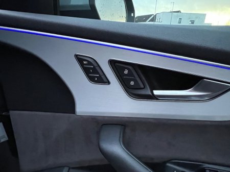 2019 Audi Q8 - thumbnail 21