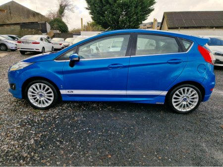 2016 Ford Fiesta 1.0l petrol Auto | High spec €11,450 thumbnail