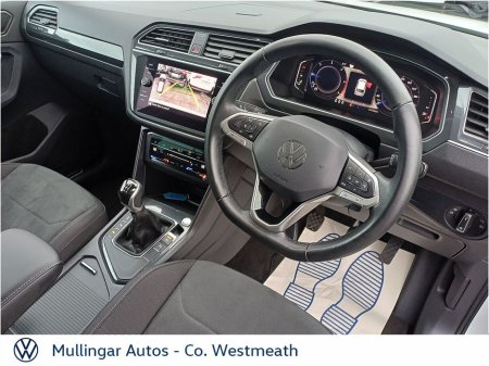 2024 Volkswagen Tiguan 2.0 TDI 150HP Elegance €42,950 thumbnail
