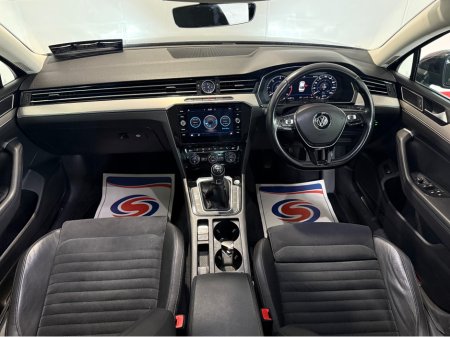 2019 Volkswagen Passat - thumbnail 3