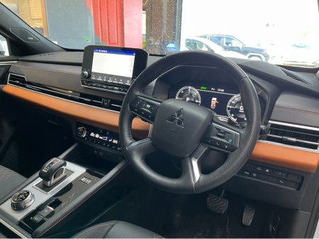 2024 Mitsubishi Outlander - thumbnail 11