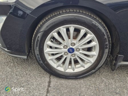 2019 Ford Focus - thumbnail 9