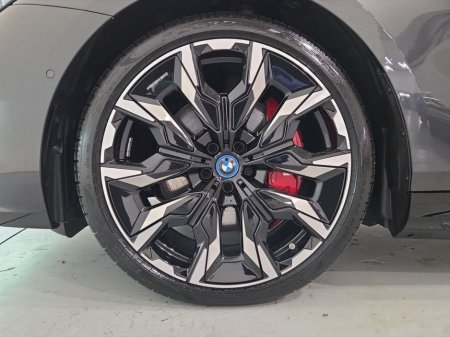 2025 BMW i5 I5 Edrive40 M Sport Pro eDrive 40 M Sport Pro eDrive40 340 Electric 83.9 kWh Auto thumbnail