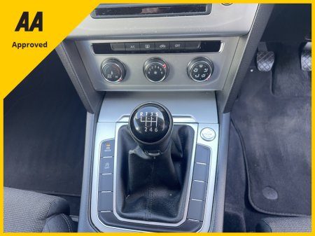 2016 Volkswagen Passat - photo 2