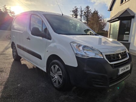 2017 Peugeot Partner  €7,950