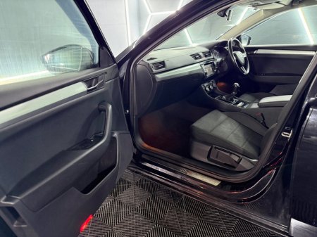 2016 Skoda Superb - thumbnail 17