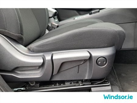 2025 Nissan Qashqai E-POWER SV €3000 Scrappage Offer €37,995 thumbnail