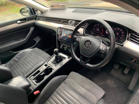 2017 Volkswagen Passat - thumbnail 18