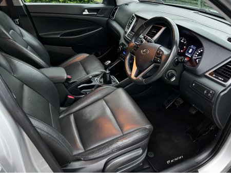 2017 Hyundai Tucson 1.7 EXECUTIVE 5DR €11,995 thumbnail