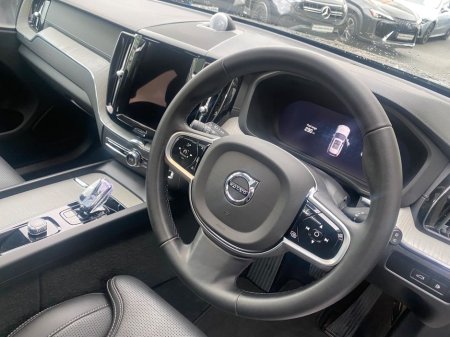 2025 Volvo XC60 - thumbnail 13