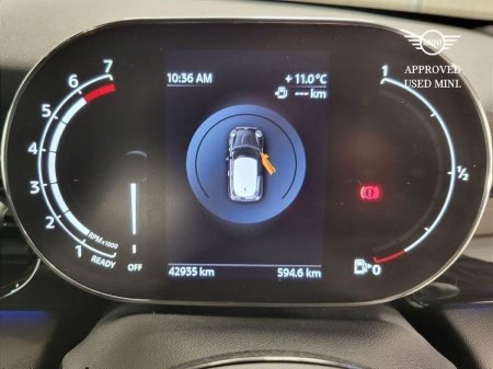 2024 MINI Hatch 3-Door Cooper Sport €29,975 thumbnail