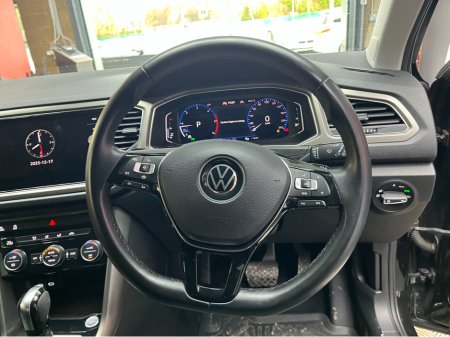 2021 Volkswagen T-Roc €24950! 2021 VOLKSWAGEN T-ROC 2.0 TDI STYLE DESIGN PACKAGE 2.0 AUTOMATIC / CRUISE CONTROL / REVERSE CAMERA / PADDLE SHIFTERS €24,950 thumbnail