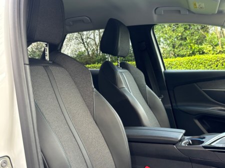 2021 Peugeot 3008 - thumbnail 10