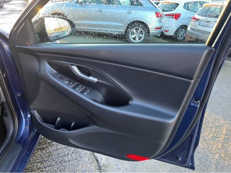 2019 Hyundai i30 SE NAV T-GDI 1.0 PETROL //SAT NAV//REVERSE CAMERA//WIRELESS PHONE CHARGER//CARPLAY// €14,950 thumbnail