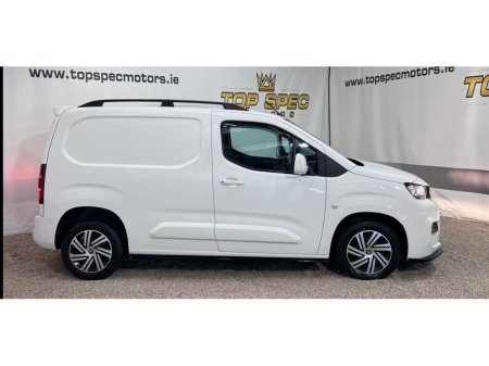 2019 Peugeot Partner 2019 Peugeot partner NEW MODEL 1.6Hdi 3 Seater professional €13,700