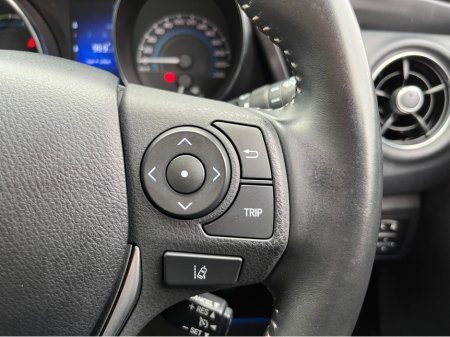 2016 Toyota Auris - thumbnail 23