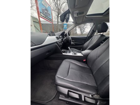 2012 BMW 3 Series - thumbnail 17