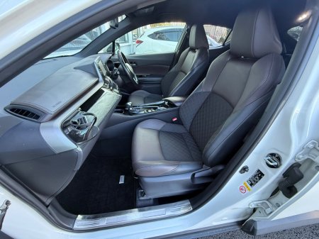 2017 Toyota C-HR - thumbnail 24