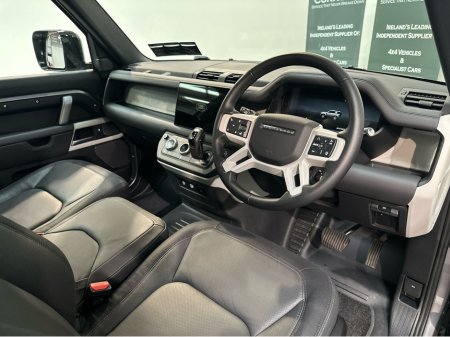 2026 Land Rover Defender - thumbnail 17