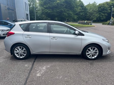 2013 Toyota Auris - thumbnail 8