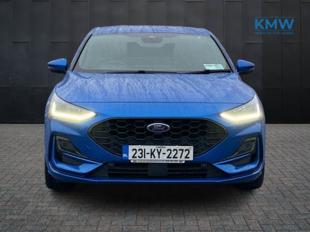 2023 Ford Focus - thumbnail 2