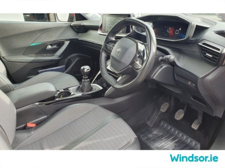 2021 Peugeot 2008 - thumbnail 10