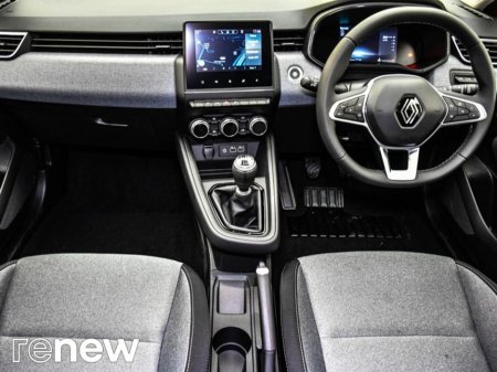 2025 Renault Clio - photo 2